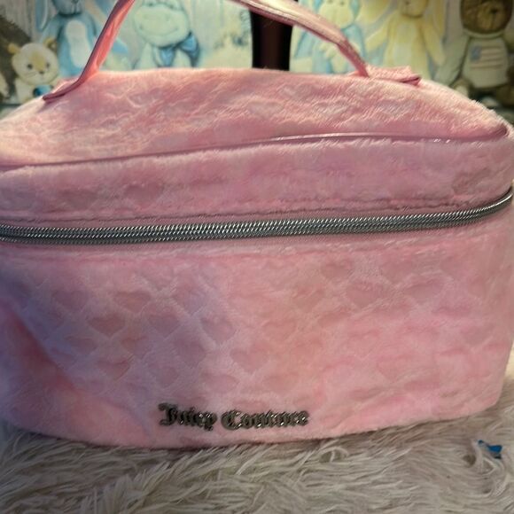 Juicy Couture Pink Quilted Cosmetic Bag - Picture 1 of 11